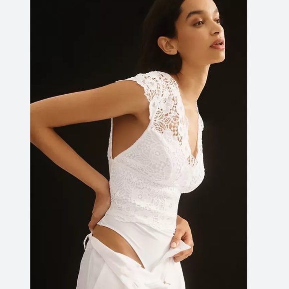 Brand New by Anthropologie THE ALANDRA CAP-SLEEVE LACE BODYSUIT - Picture 3 of 8